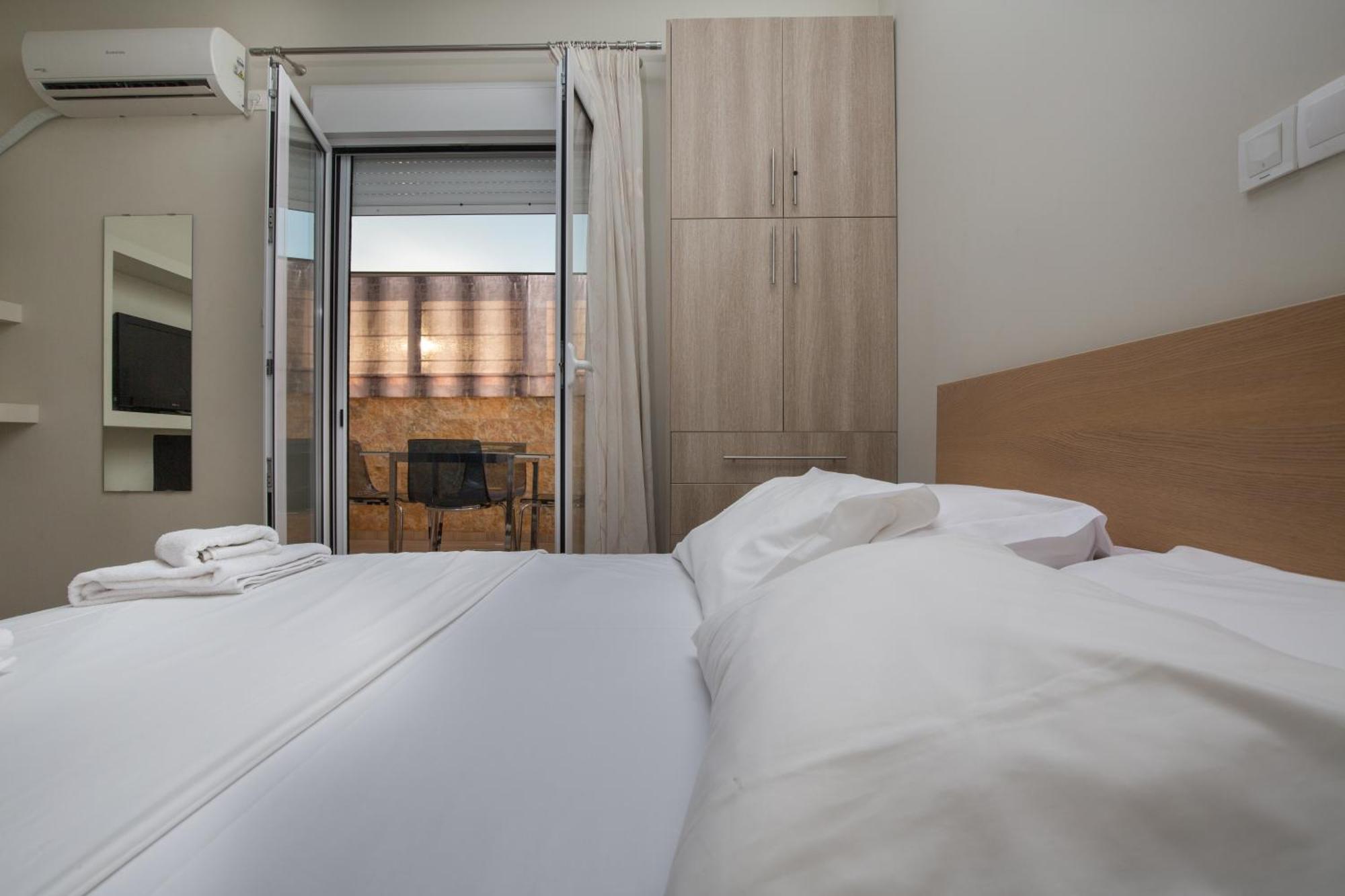 Cosy Apartment With Terrace Near Metro Station Athens Exterior photo